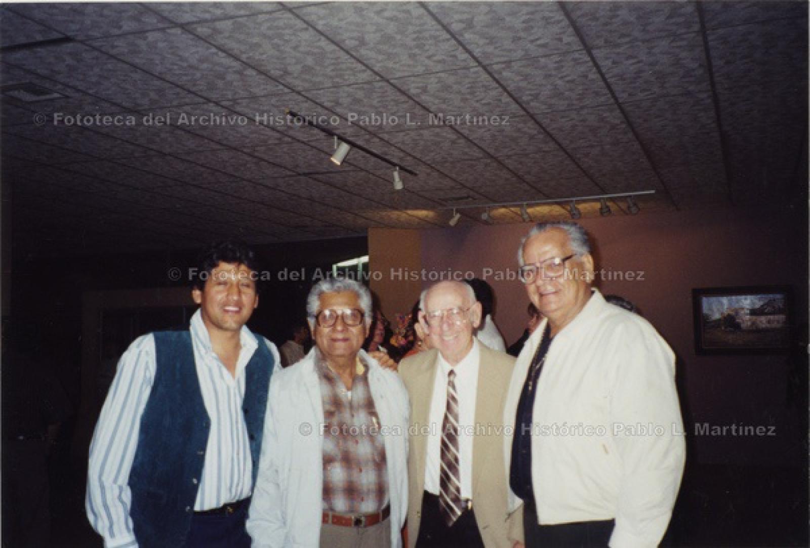 “Acompañan al señor Quartuccio los profesores Leonardo Reyes Silva y Norberto Flores Mendoza”.