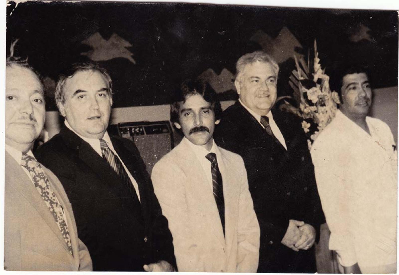 Adalberto Rico y Matías Amador, retrato de grupo.