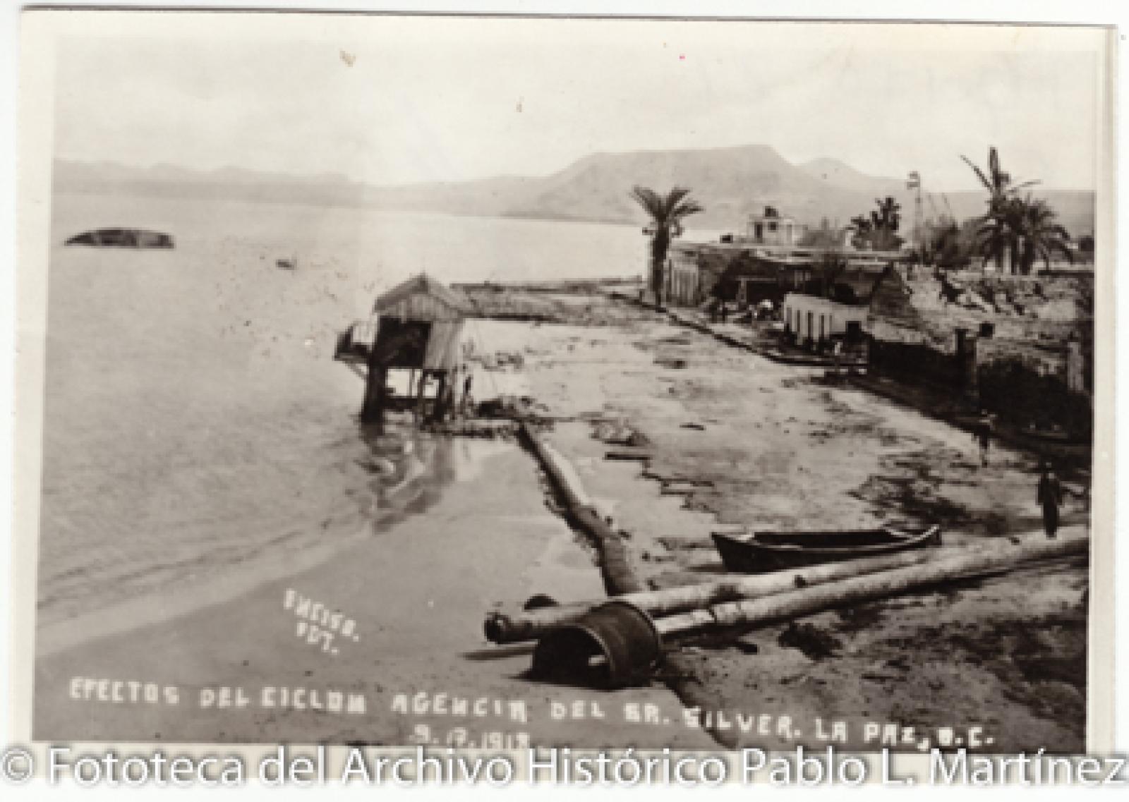 "Agencia de trámites aduanales del señor Silver", tras efectos de ciclón. La Paz, Baja California, 1918.
