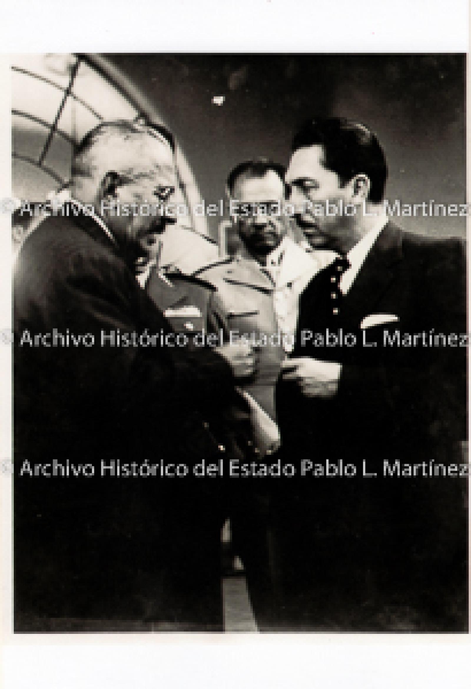 Agustín Olachea en reunión de trabajo con Miguel Alemán Valdés.