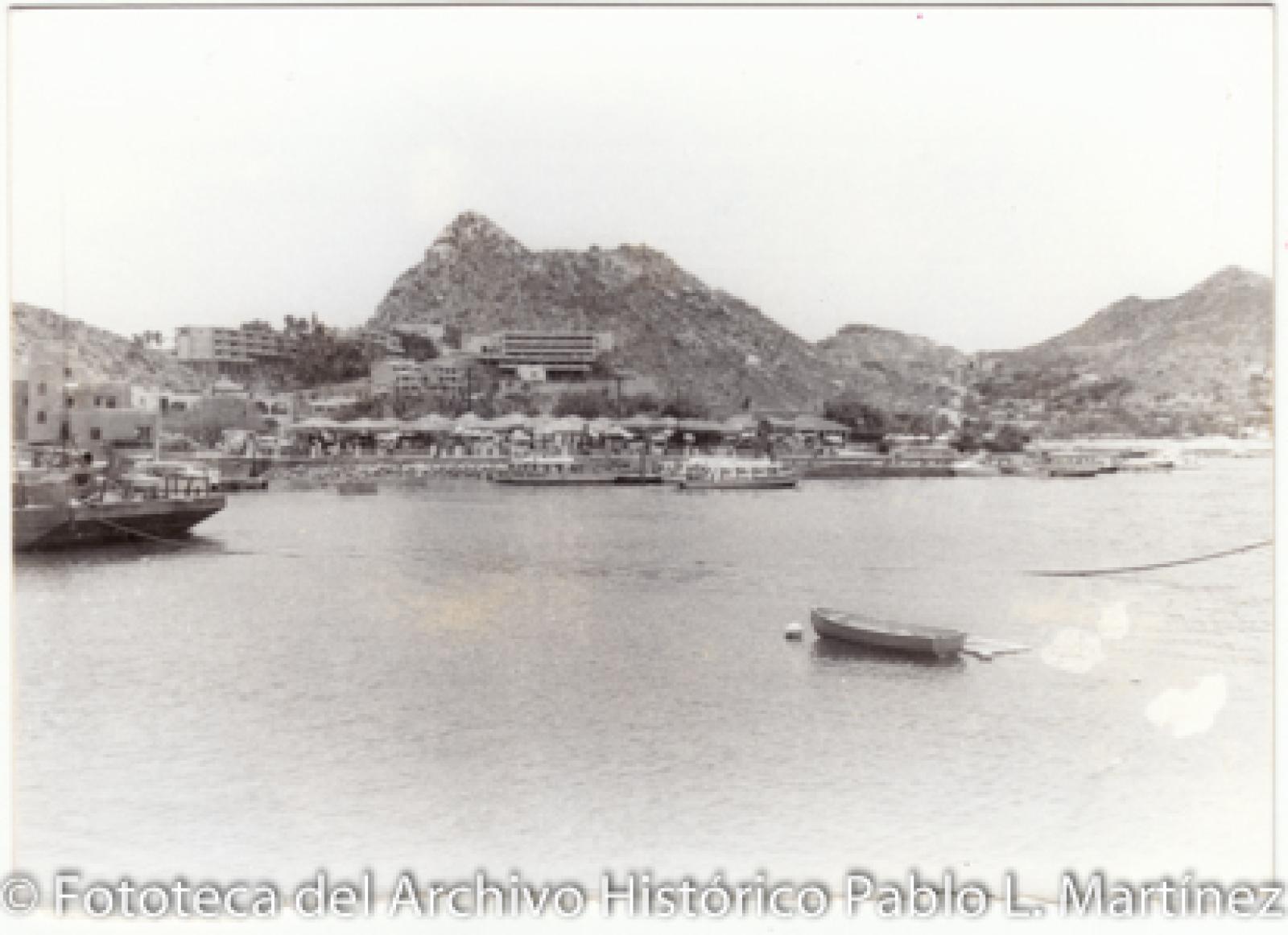“Al embarcarse”, Marina de Cabo San Lucas, Baja California Sur.