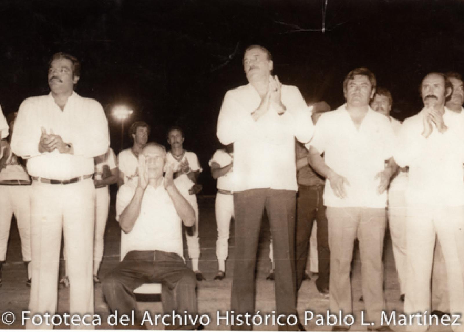Albero Andrés Alvarado Arámburo y acompañantes.