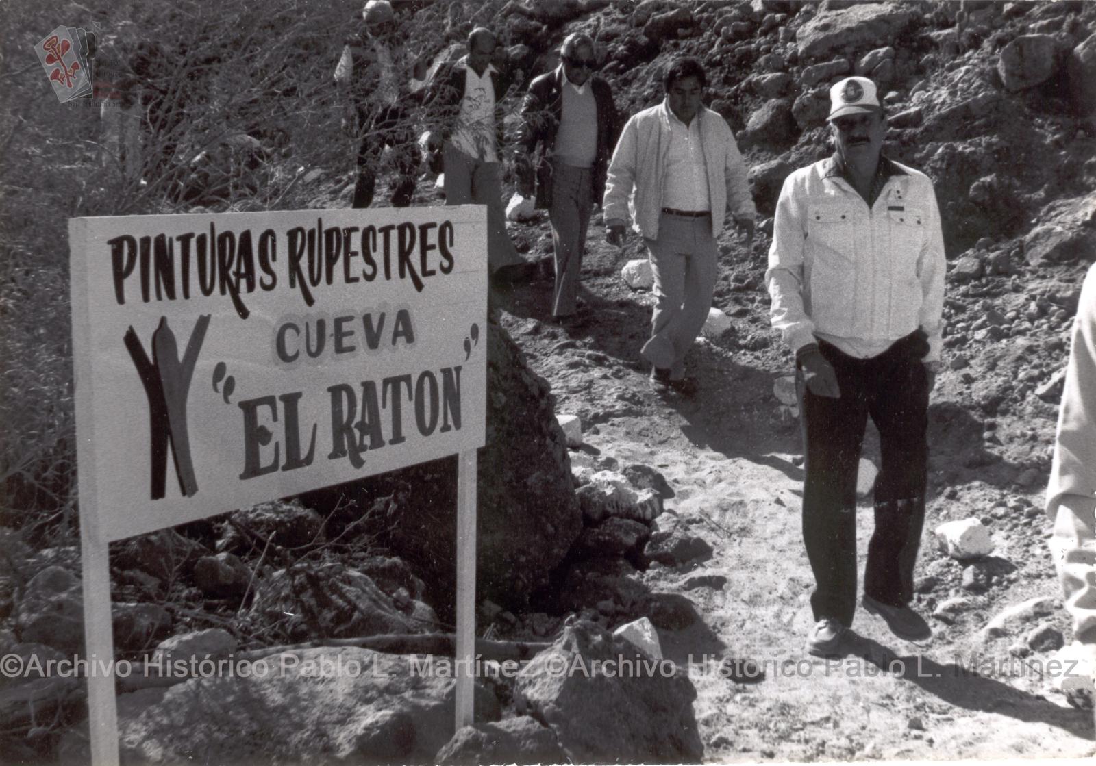 Alberto Andrés Alvarado Arámburo, arribando a la cueva El Ratón en San Francisco de la Sierra, Baja California Sur.