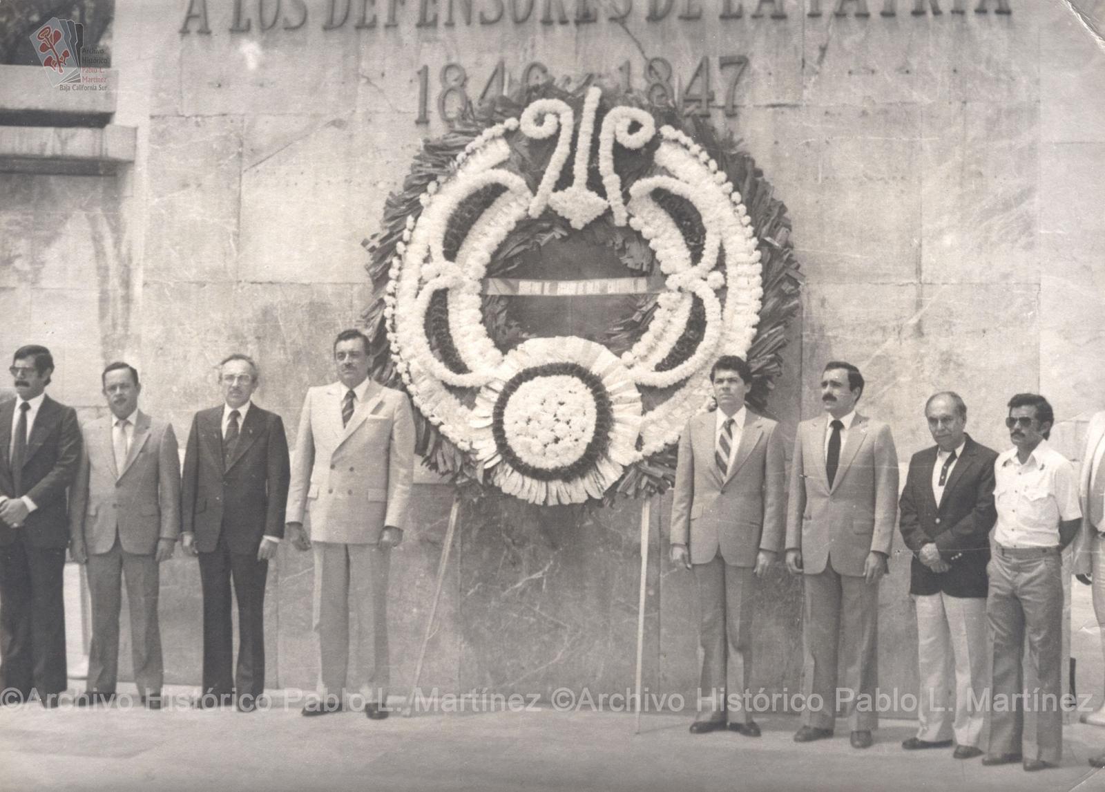 Alberto Andrés Alvarado Arámburo y funcionarios públicos en evento conmemorativo, llevado a cabo en el Monumento “A los Defensores de la Patria 1846 -1847”, en la Ciudad de México.