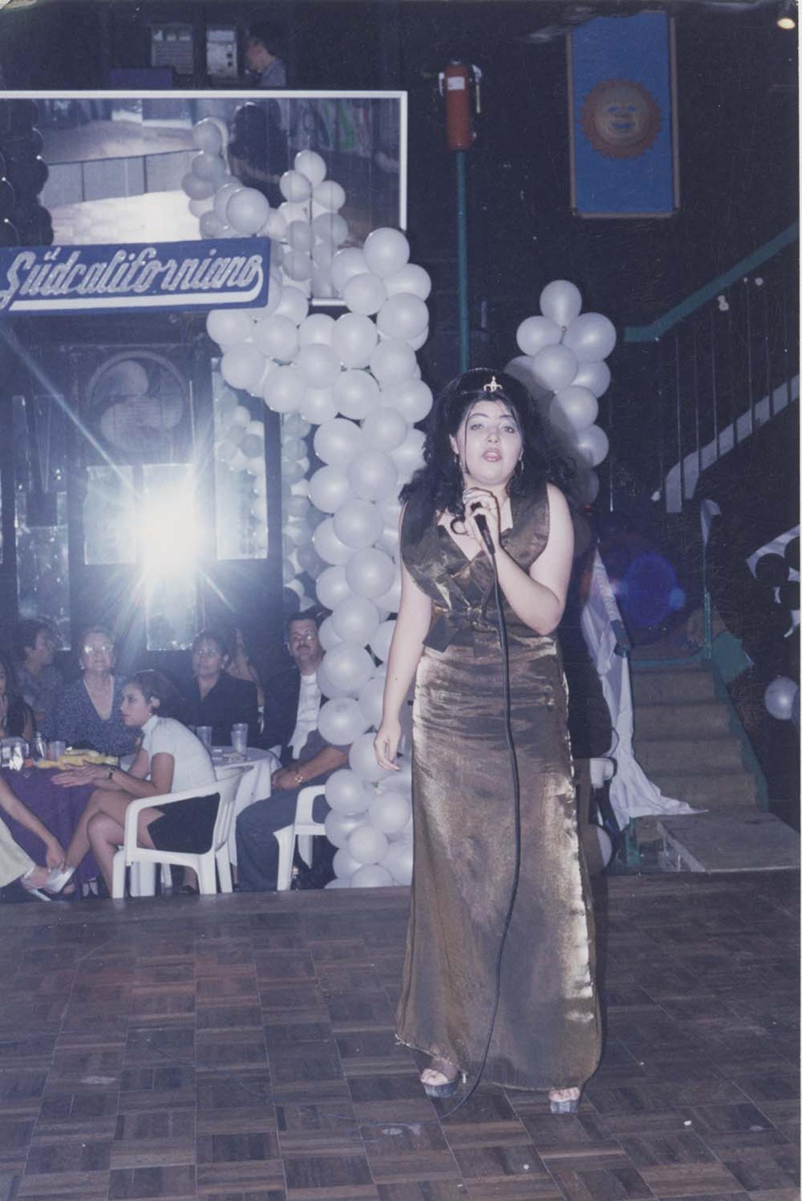 “Alma” canta en evento del periódico El Sudcaliforniano.
