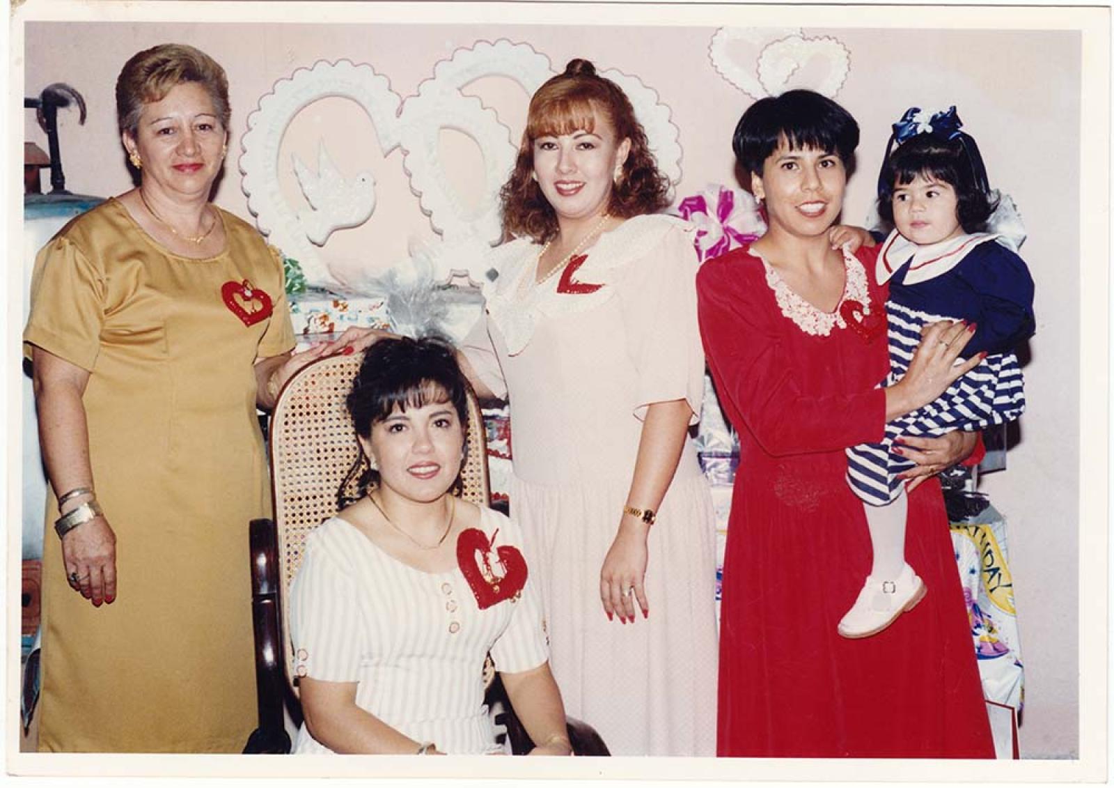 “Alma Leticia” y acompañantes.