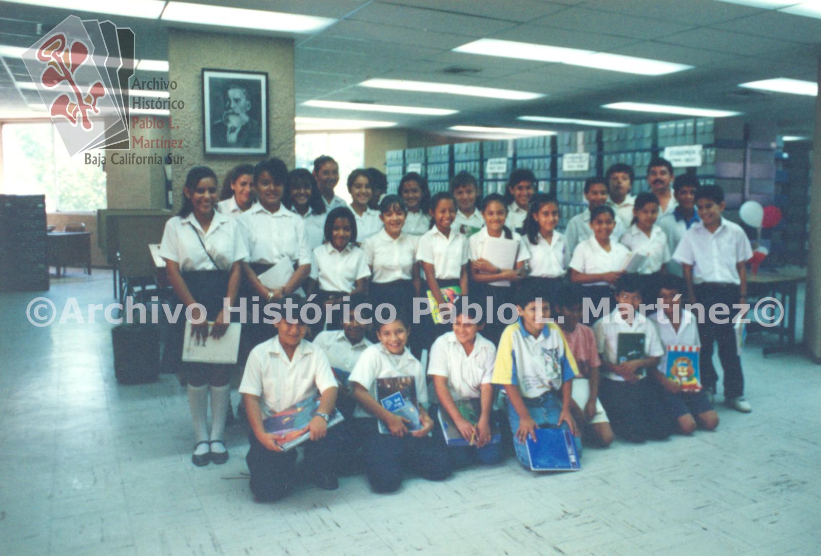 Alumnos de 6° Año "A" de la Escuela Primaria Rosario García Sánchez. T.M.
