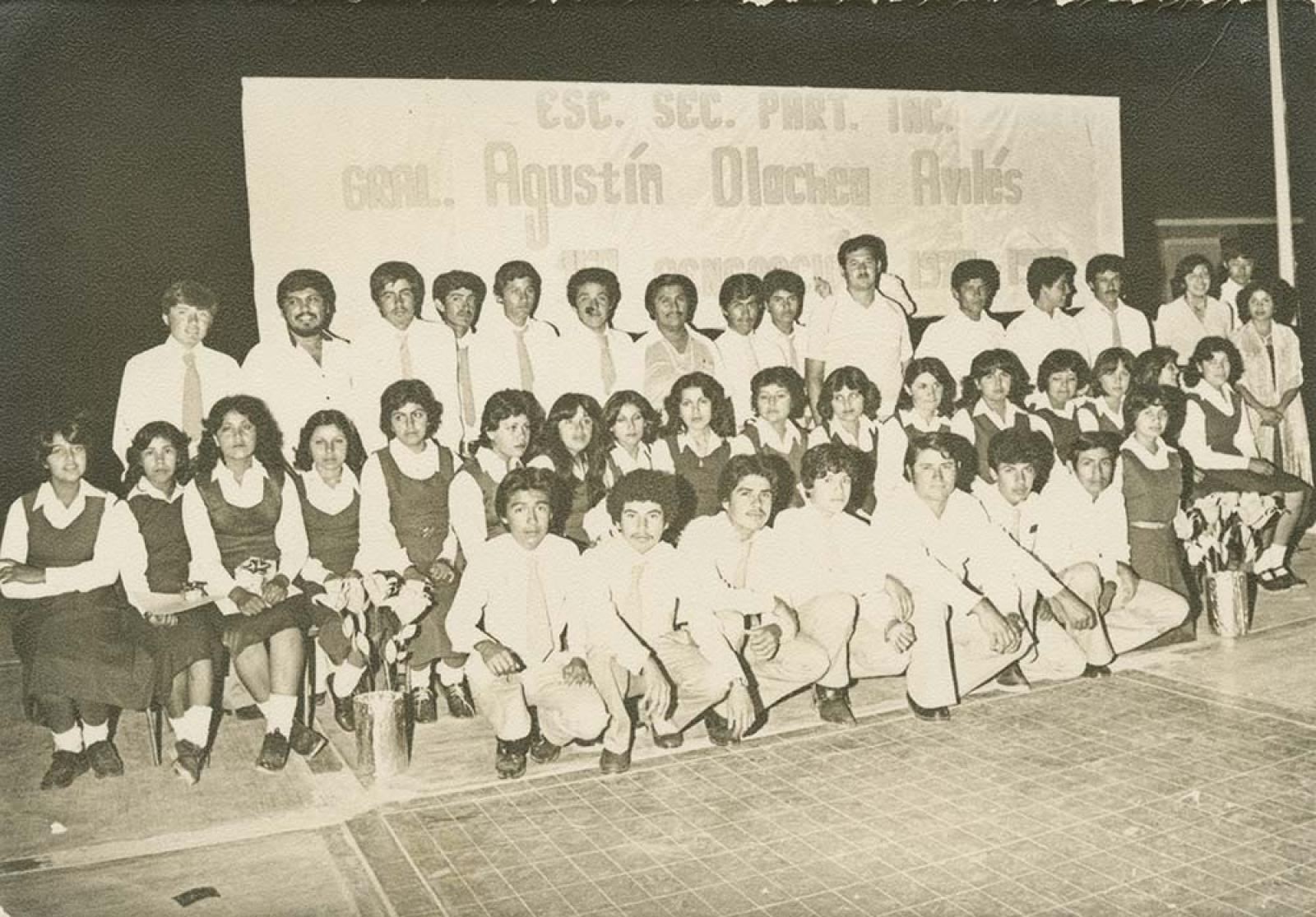 Alumnos de la secundaria particular General Agustín Olachea Avilés.