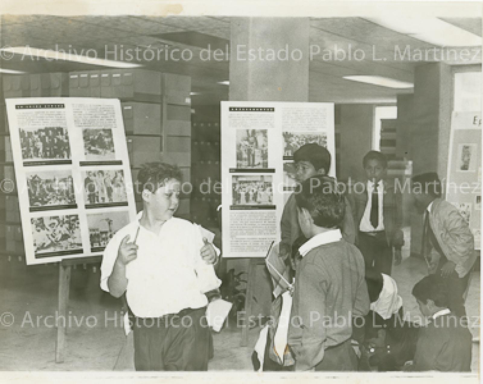 Alumnos de primaria visitan la exposición La Revolución Mexicana, Síntesis de Nuestra Identidad Nacional.