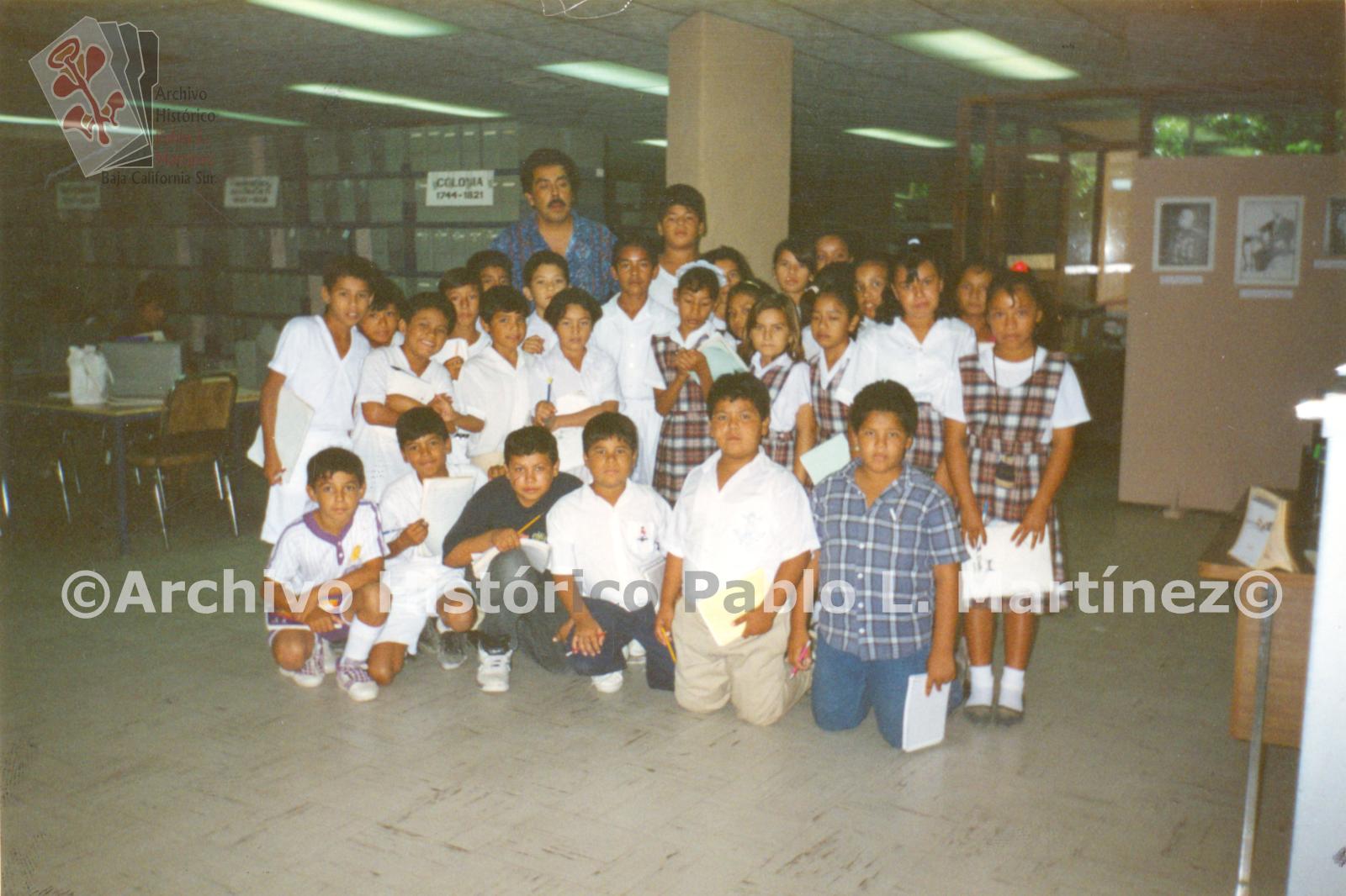 Alumnos del 5° Año "B" de la Escuela Primaria Celerino Cano, T.M., en visita al Archivo Histórico Pablo L. Martínez.