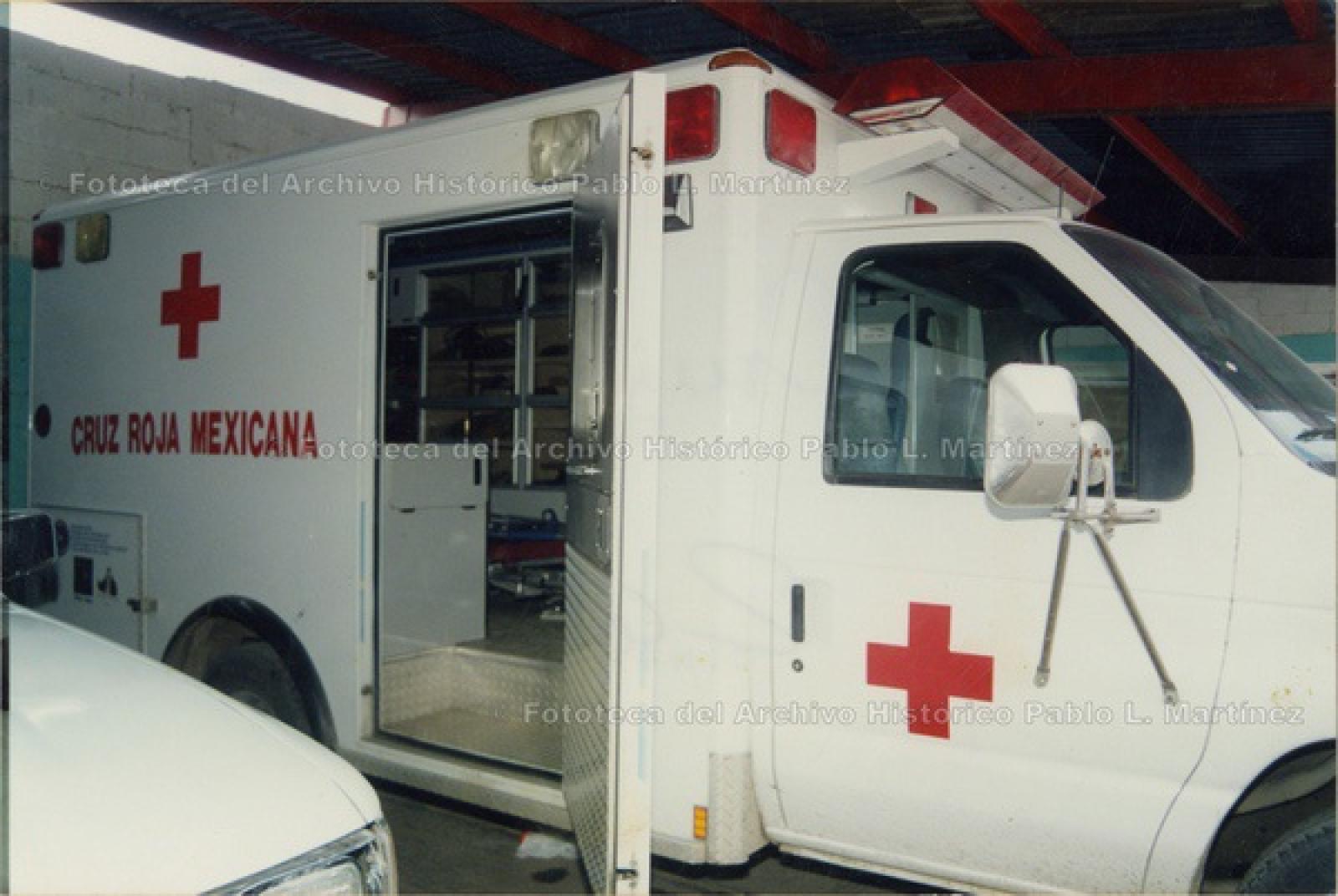 Ambulancia de la Cruz Roja Mexicana.