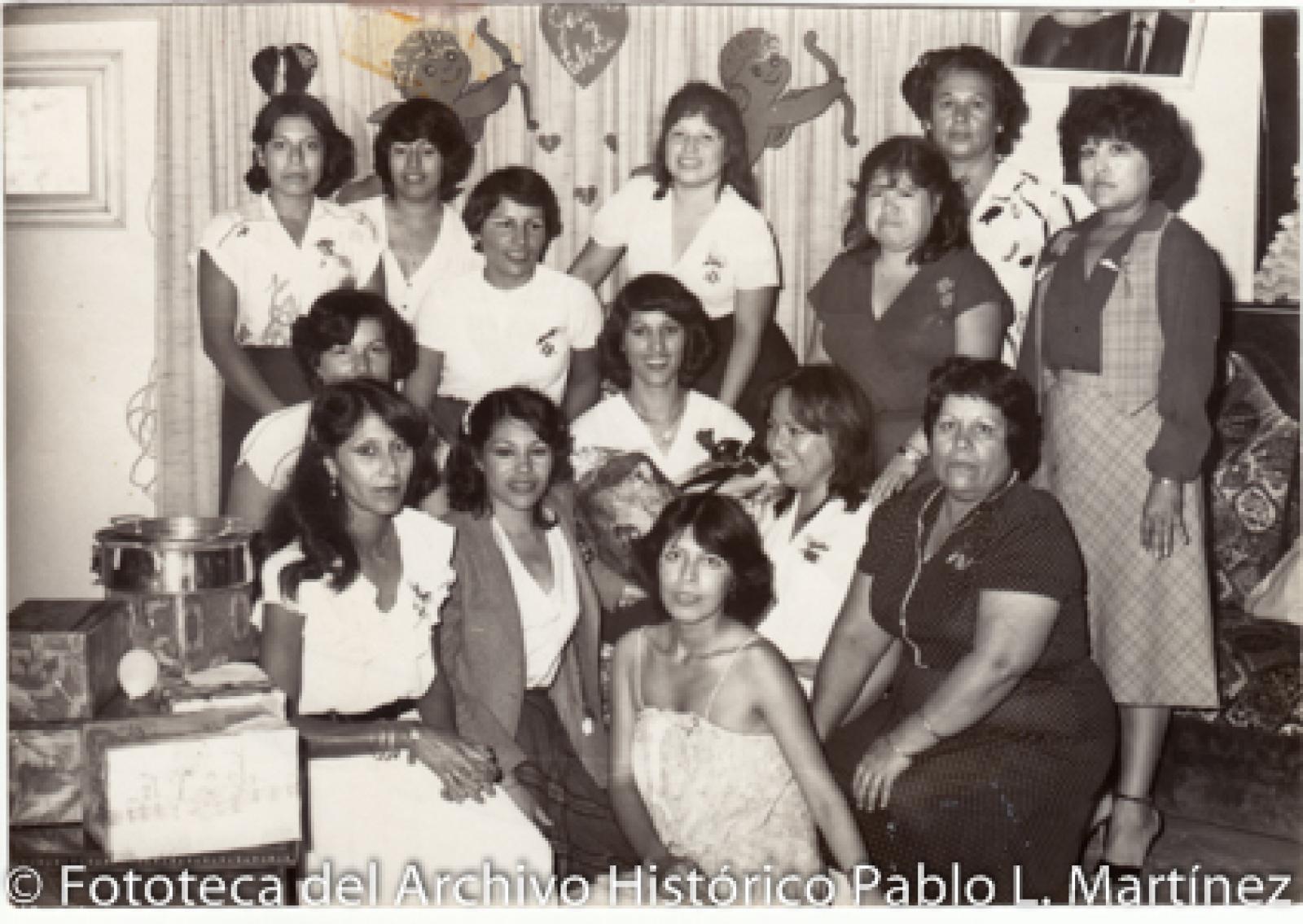 Amigas,  evento  social.
