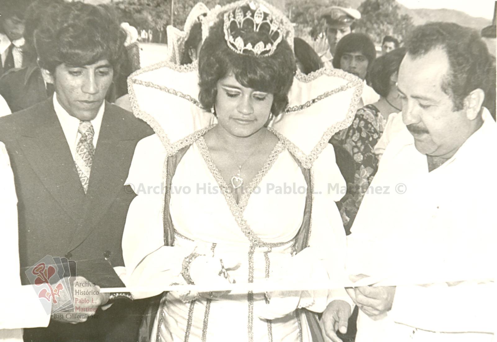 Ángel César Mendoza Arámburo en ceremonia de inauguración de edificio público.