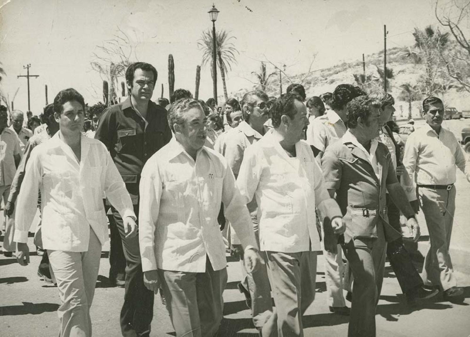 "Ángel César Mendoza Arámburo en compañía del senador Hugo Cervantes del Río, supervisó obras en FONATUR de San José de Cabo, Baja California Sur".