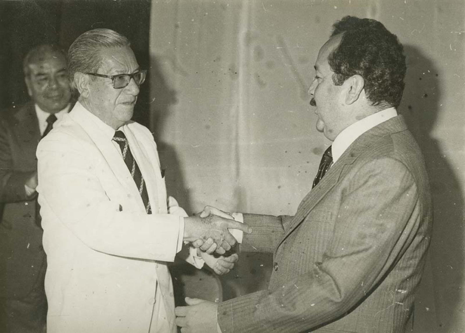 Ángel César Mendoza Arámburo y Enrique  Olivares Santana.