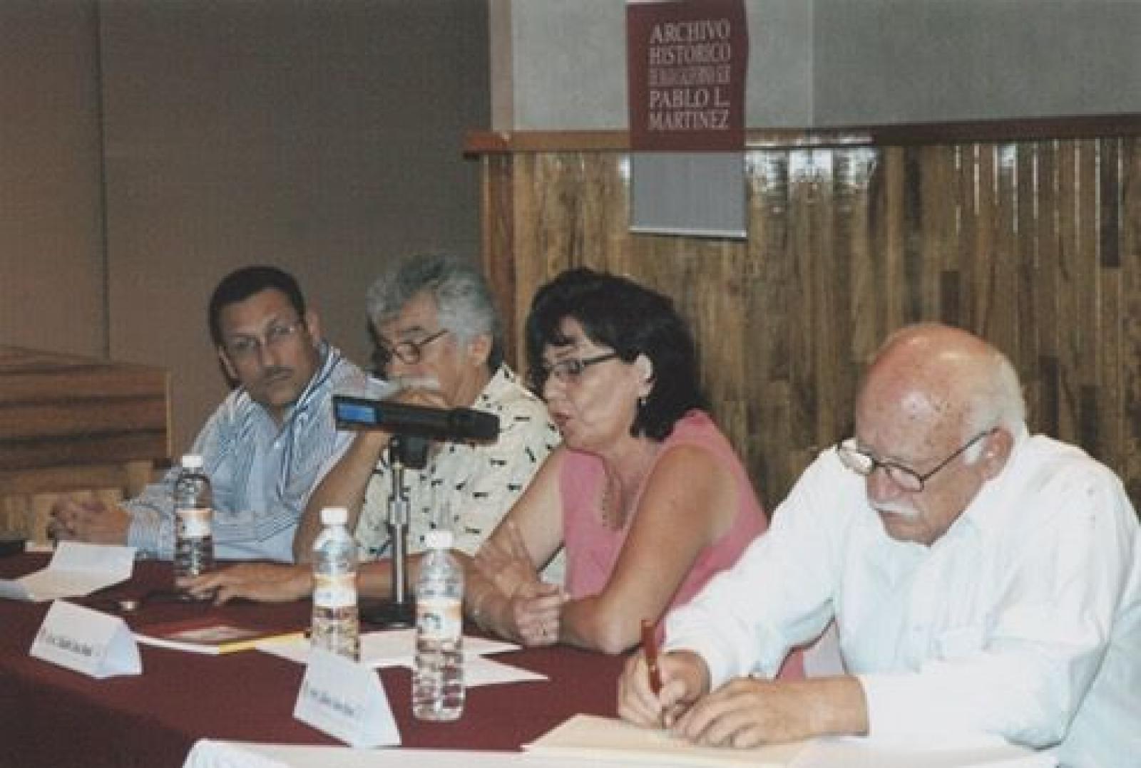 Aníbal Angulo, Gilberto Ibarra y la autora Elizabeth Acosta presentan Paisajes y personajes en María Auxiliadora, Baja California Sur.