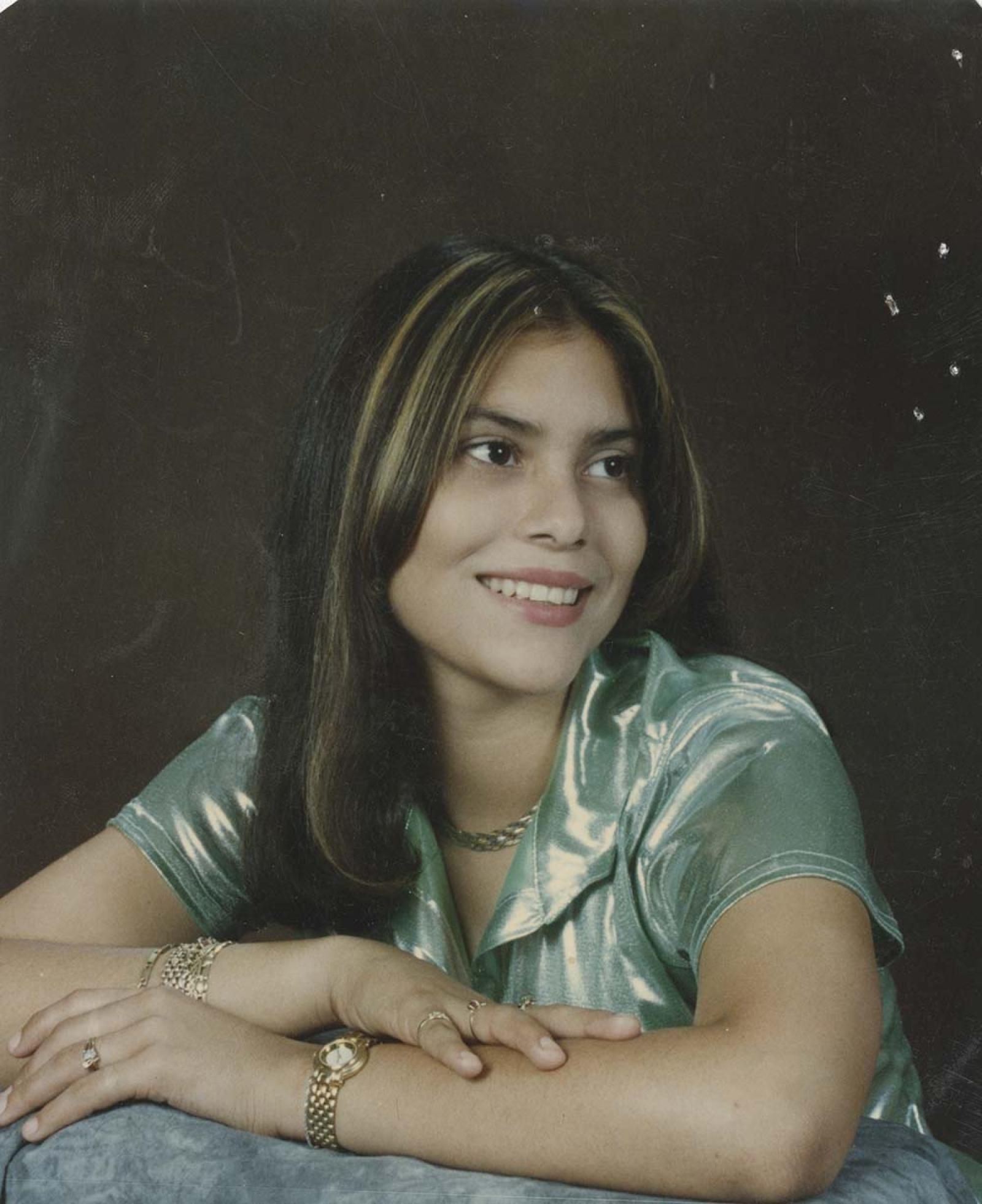 “Annel Castro Cortés, candidata a reina del estudiante de la escuela secundaria Benito Juárez”.