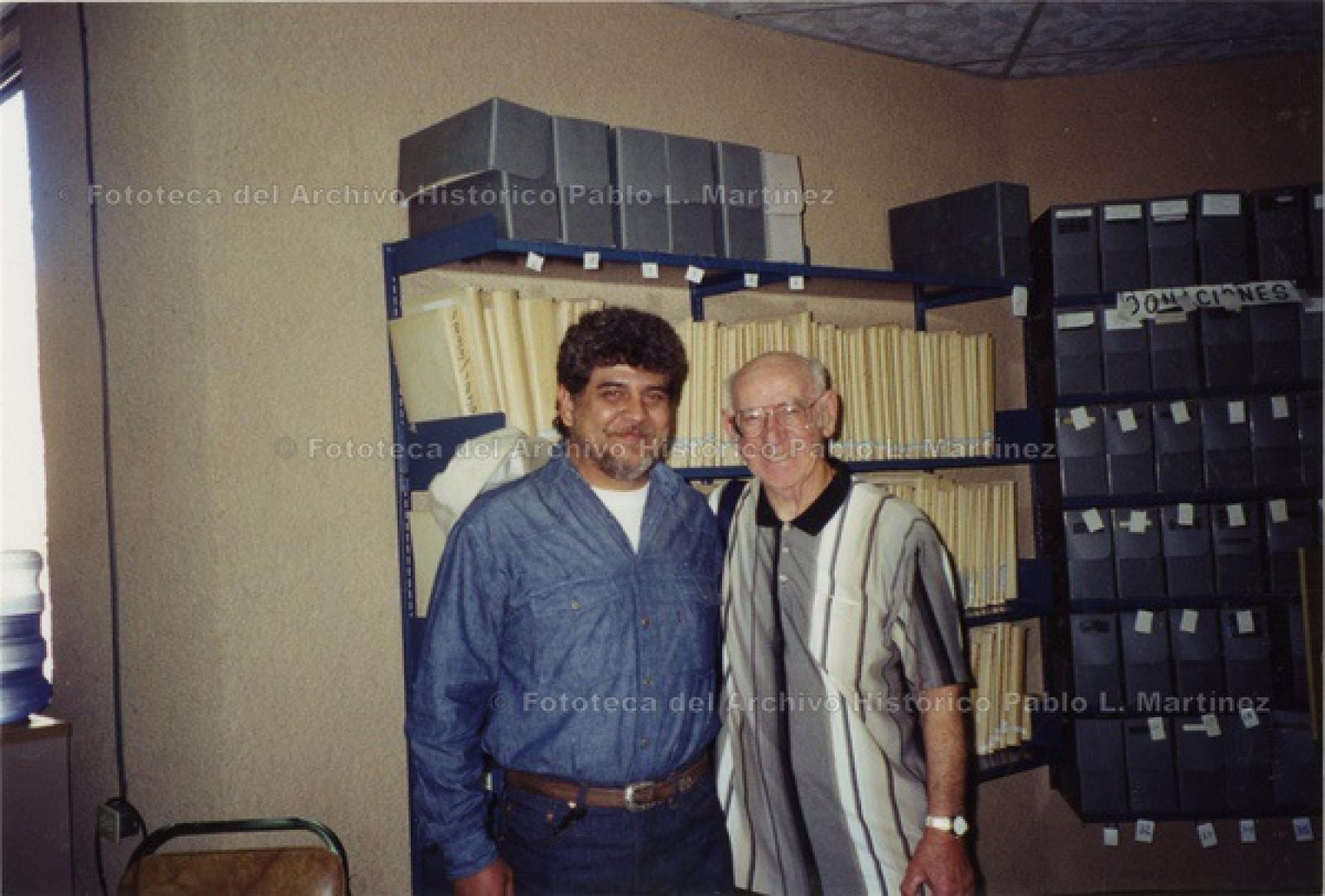 “Anthony Quartuccio y Rogelio Lara, jefe de la sección de Investigación del archivo histórico Pablo L. Martínez”.