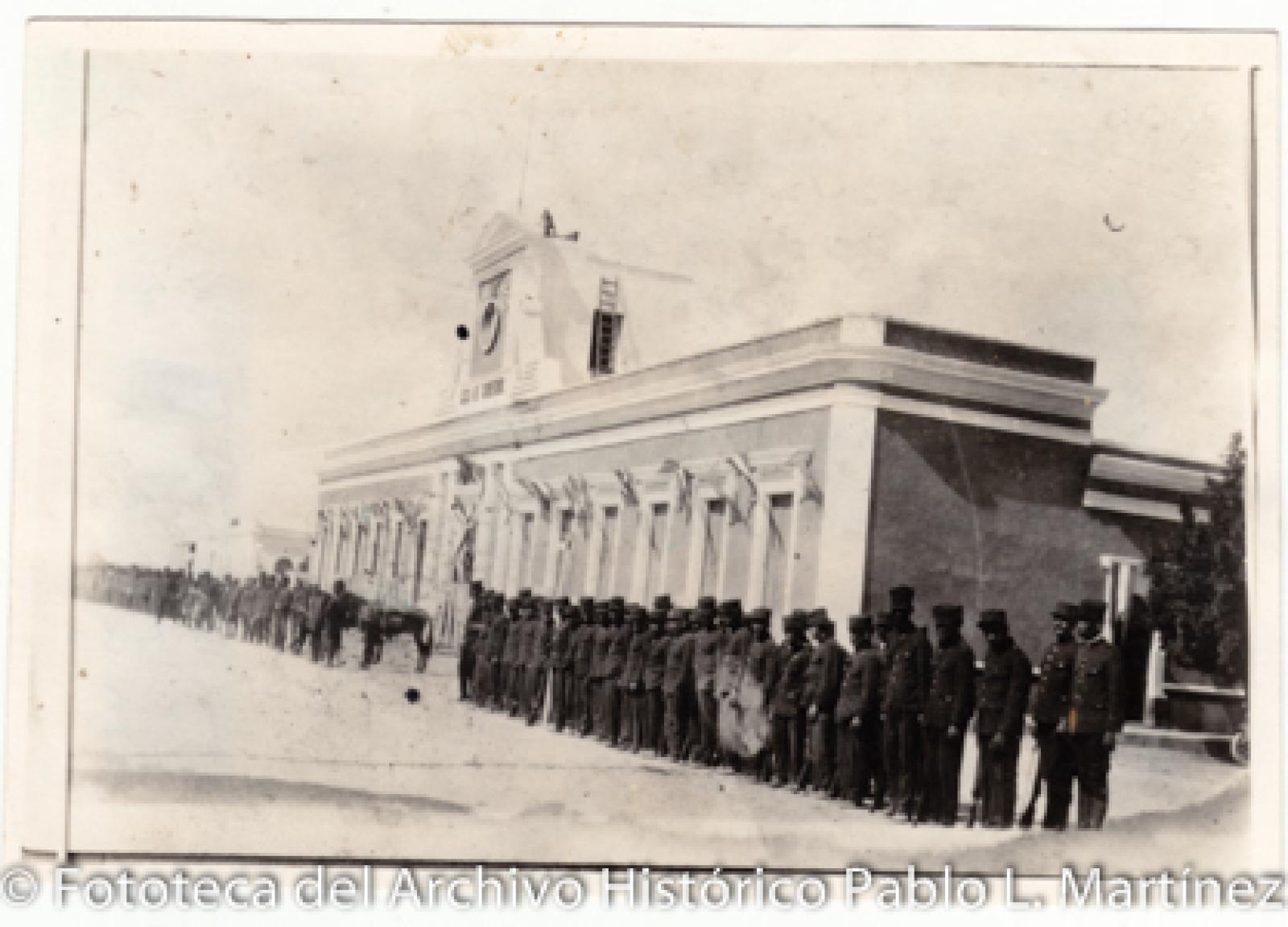Antigua Casa de Gobierno sobre la esquina de las calles Segunda y Ayuntamiento.