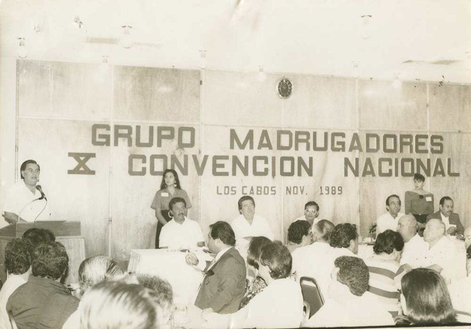 Antonio Wilson preside la convención nacional del Grupo Madrugadores.
