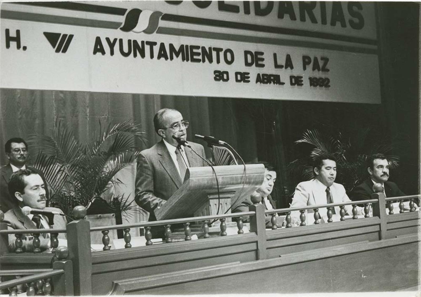 Antonio Wilson y funcionarios públicos.