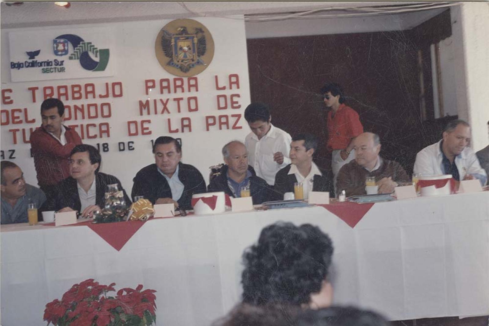 Antonio Wilson y Liceaga en mesa de trabajo con la Secretaria de Turismo.