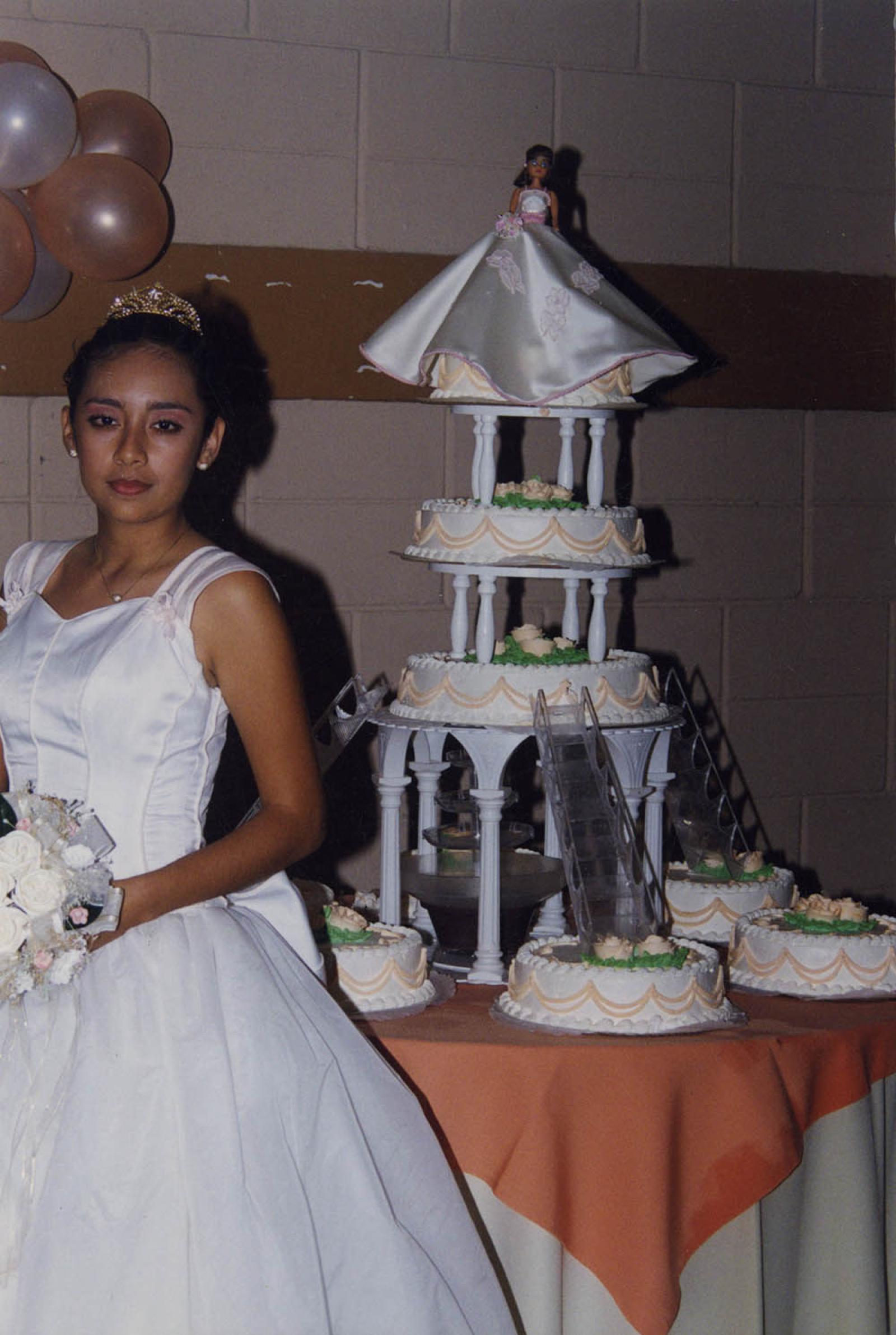 Any América en su fiesta de quince años.