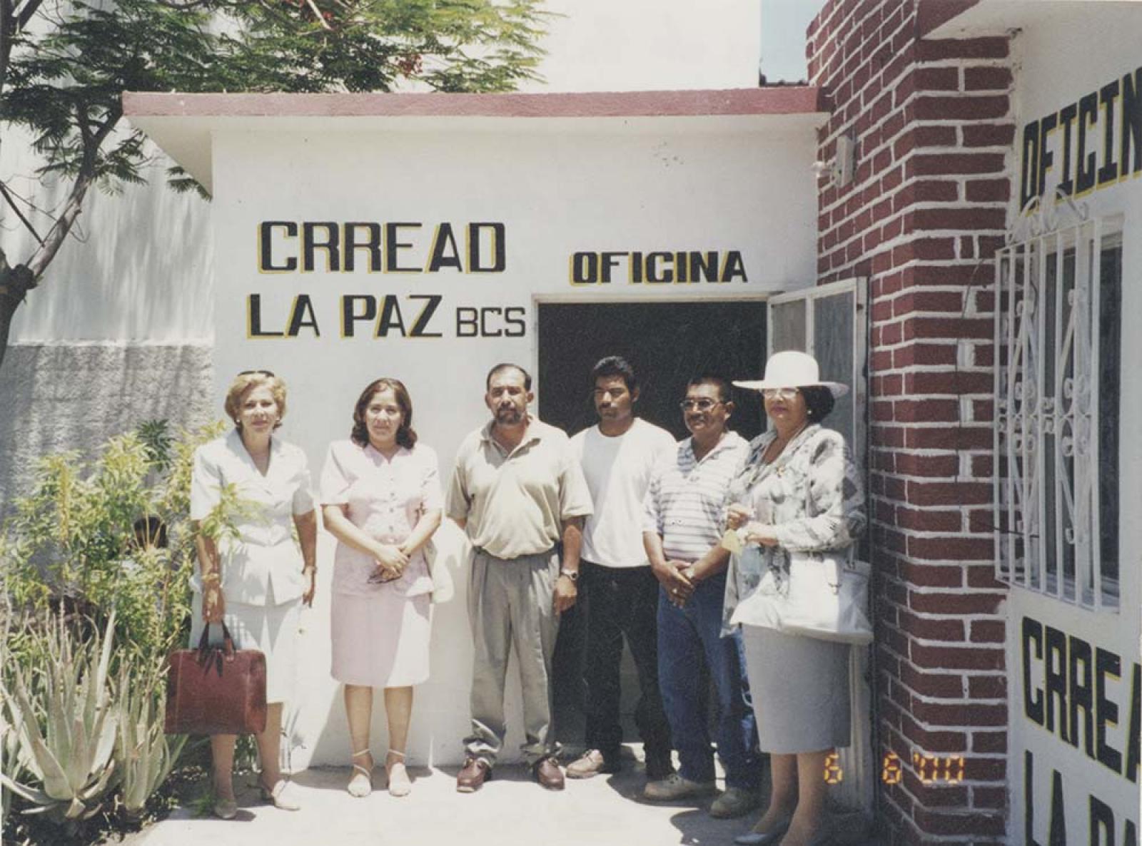 Aracely Cárdenas de Cota y Bertha García Melgar, retrato de grupo.