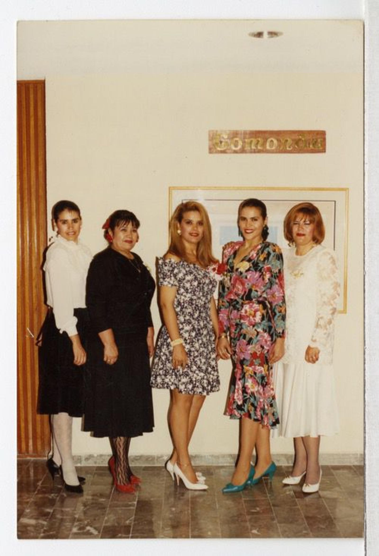Aracely de la Peña, María Antonieta de la Peña, Isabel de la Peña Moreno y Conchita de la Peña de Godínez, retrato de grupo.