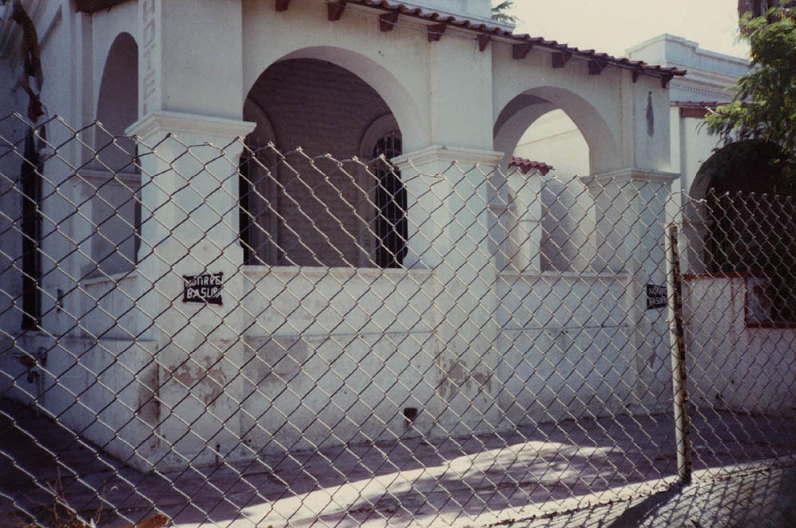 Arquitectura civil, espacio desocupado.