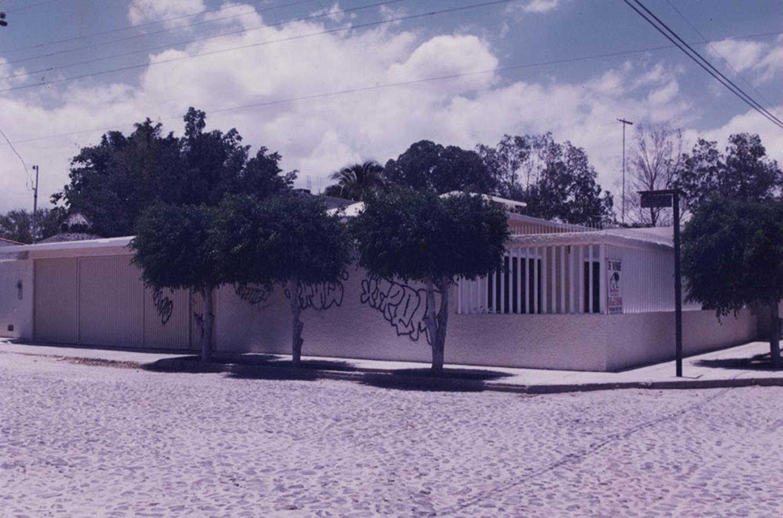 Arquitectura civil grafiteada.