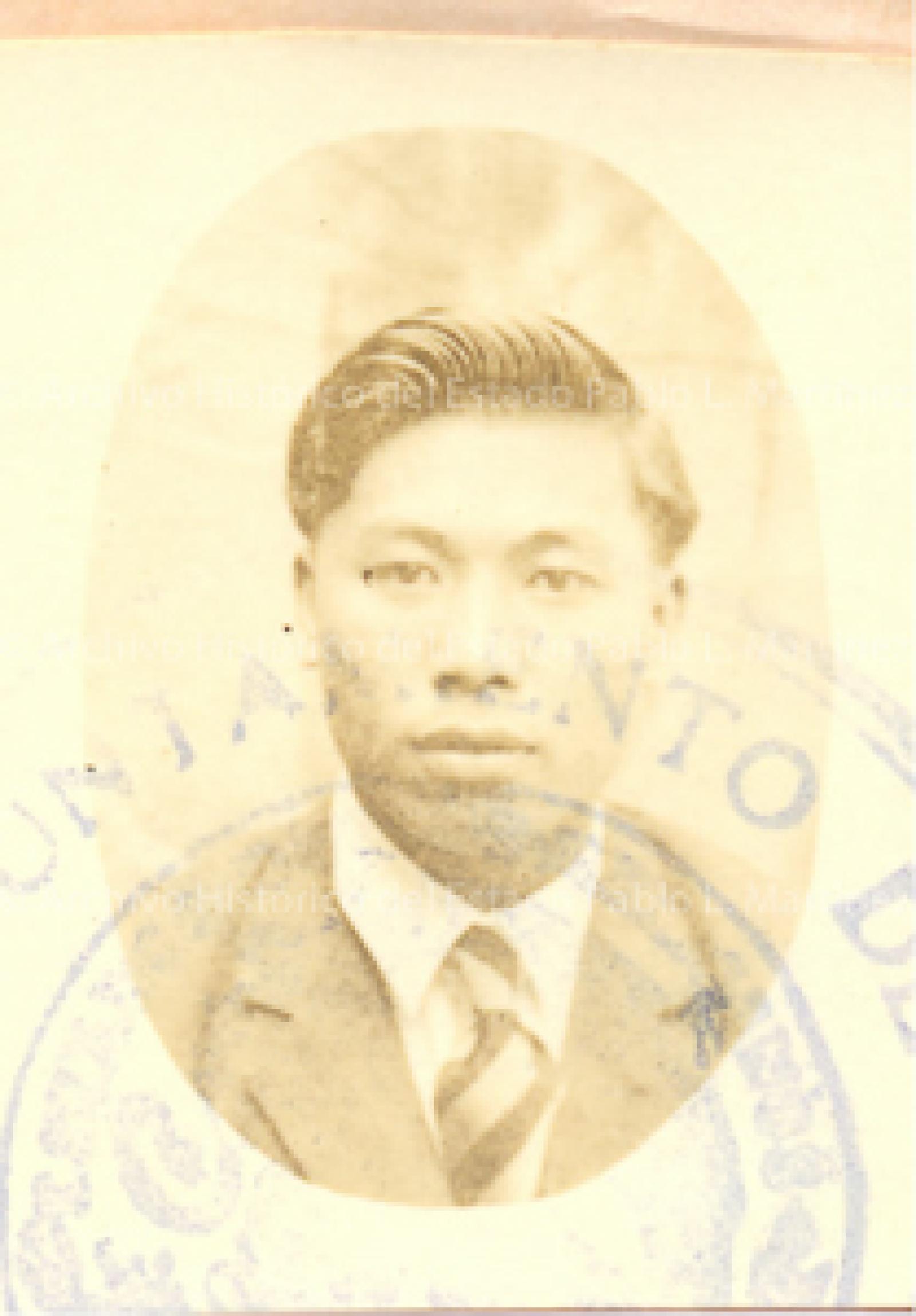 Arturo León.