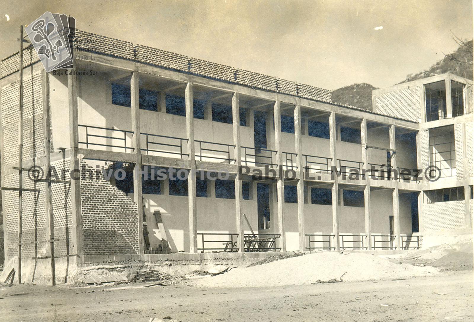 Aspectos parciales de la obra del hospital de Tuberculosis, en  El Carrizalito, La Paz, Baja California.