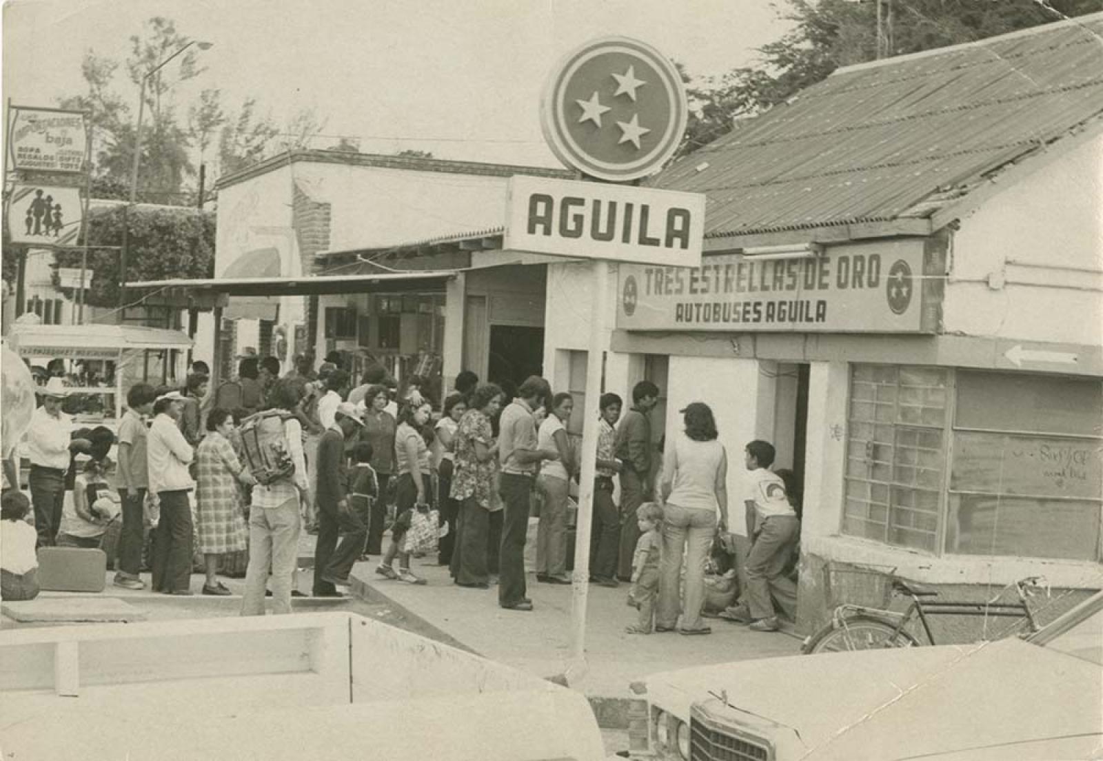 Autobuses Águila.