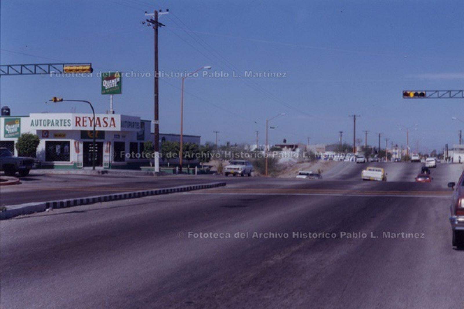 Avenida Luis Donaldo Colosio, a la altura de la calle Toronja.