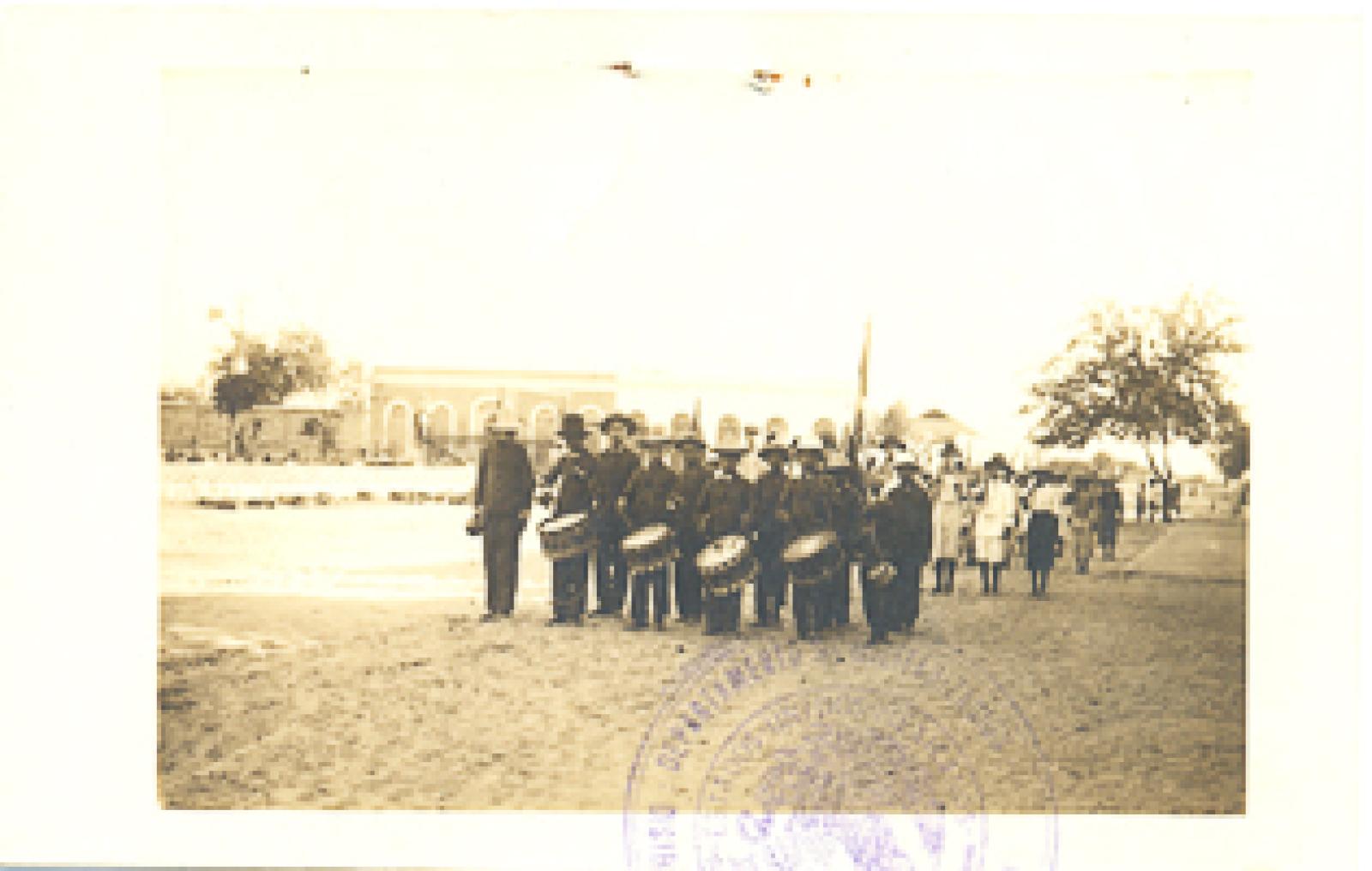 Banda de guerra, ejercicios de militarización.
