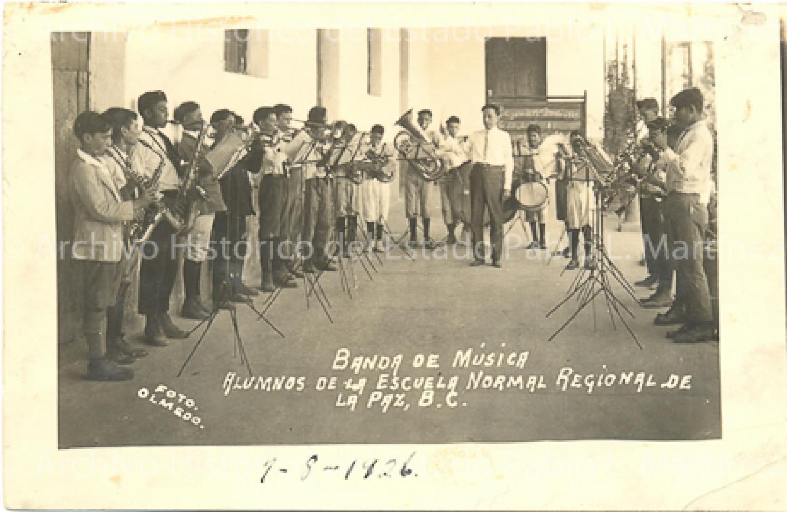 Banda de música formada por los alumnos de la Escuela Normal Regional de La Paz.