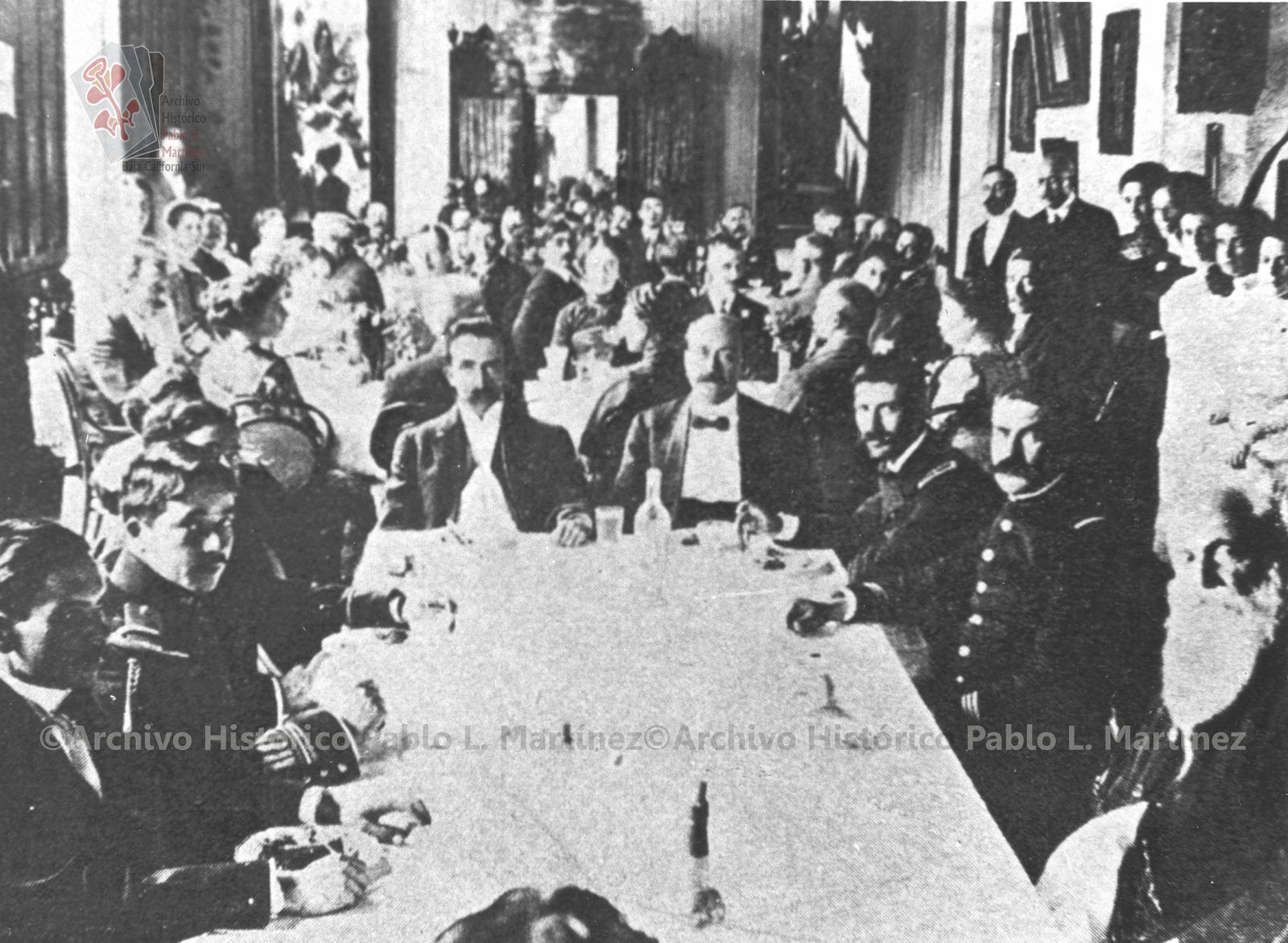 Banquete ofrecido por el Club Democrático en honor a José María Pino Suárez, en su visita a la ciudad de La Paz, Baja California.