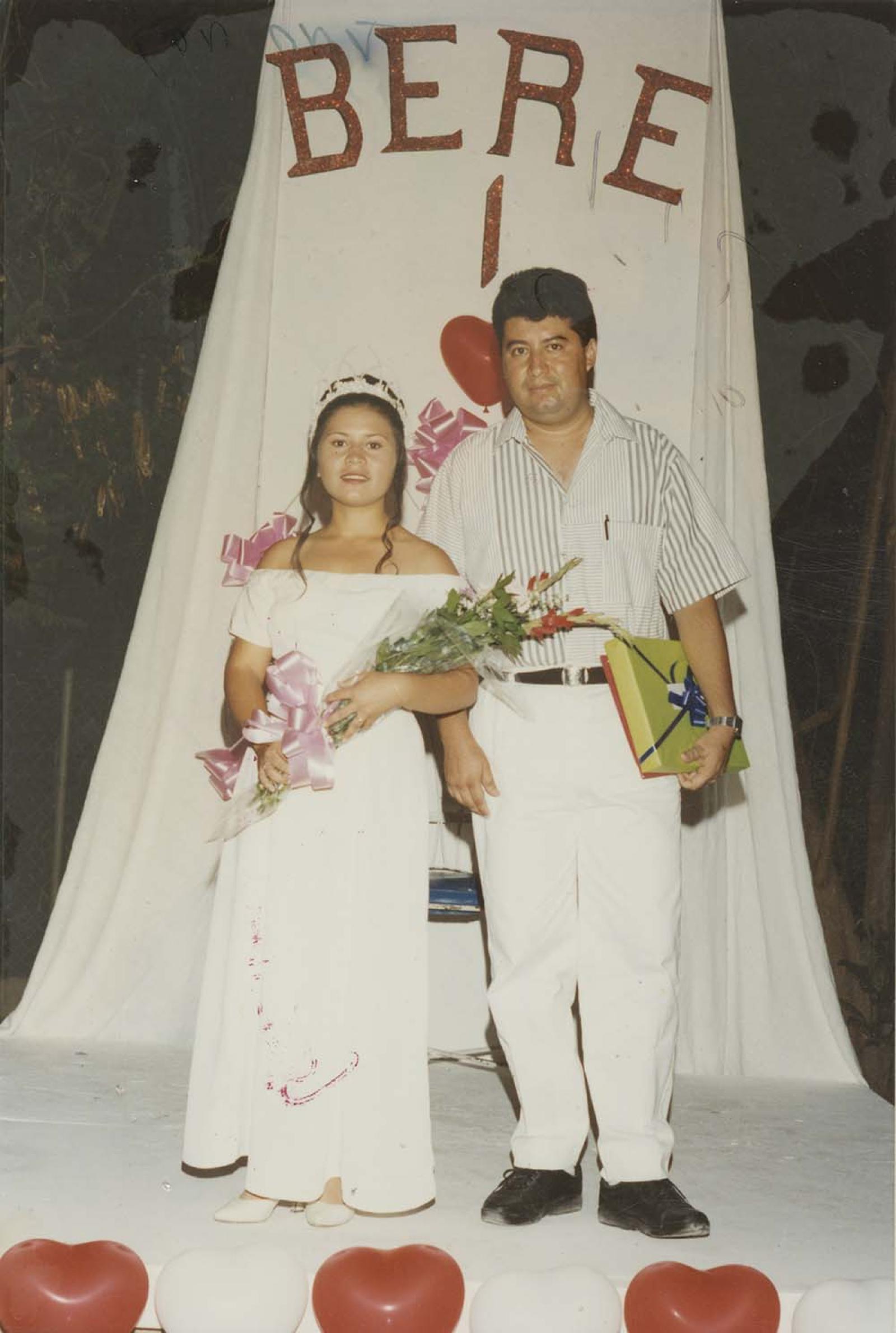 “Berenice I, la reina de la Cruz Roja Josefina y el Presidente de la Juventud Socorrista, José Castro”.