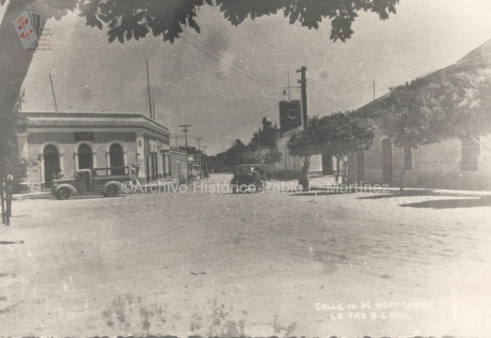 Calle 16 de septiembre, esquina con Madero.