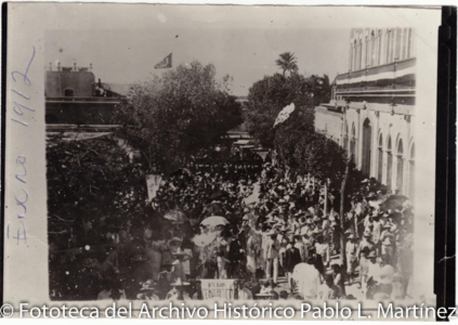 “Calle del Puerto. Llegada del vicepresidente.”
