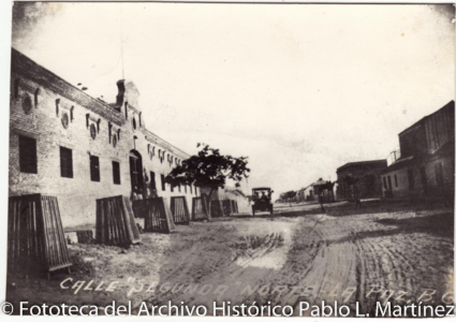 <<Calle “Segunda” Norte, La Paz. >>