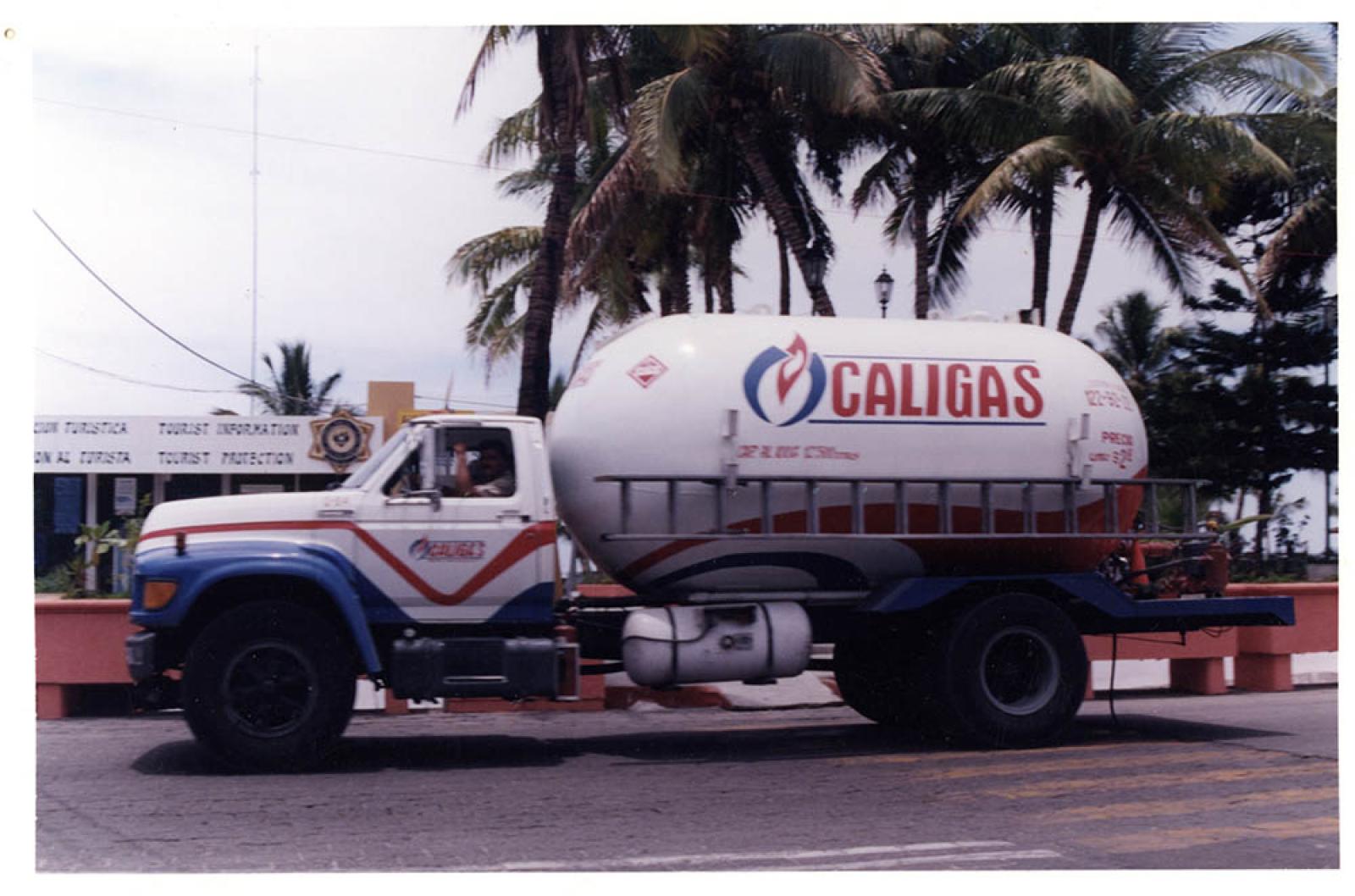 Camión-cisterna de la empresa Caligas.