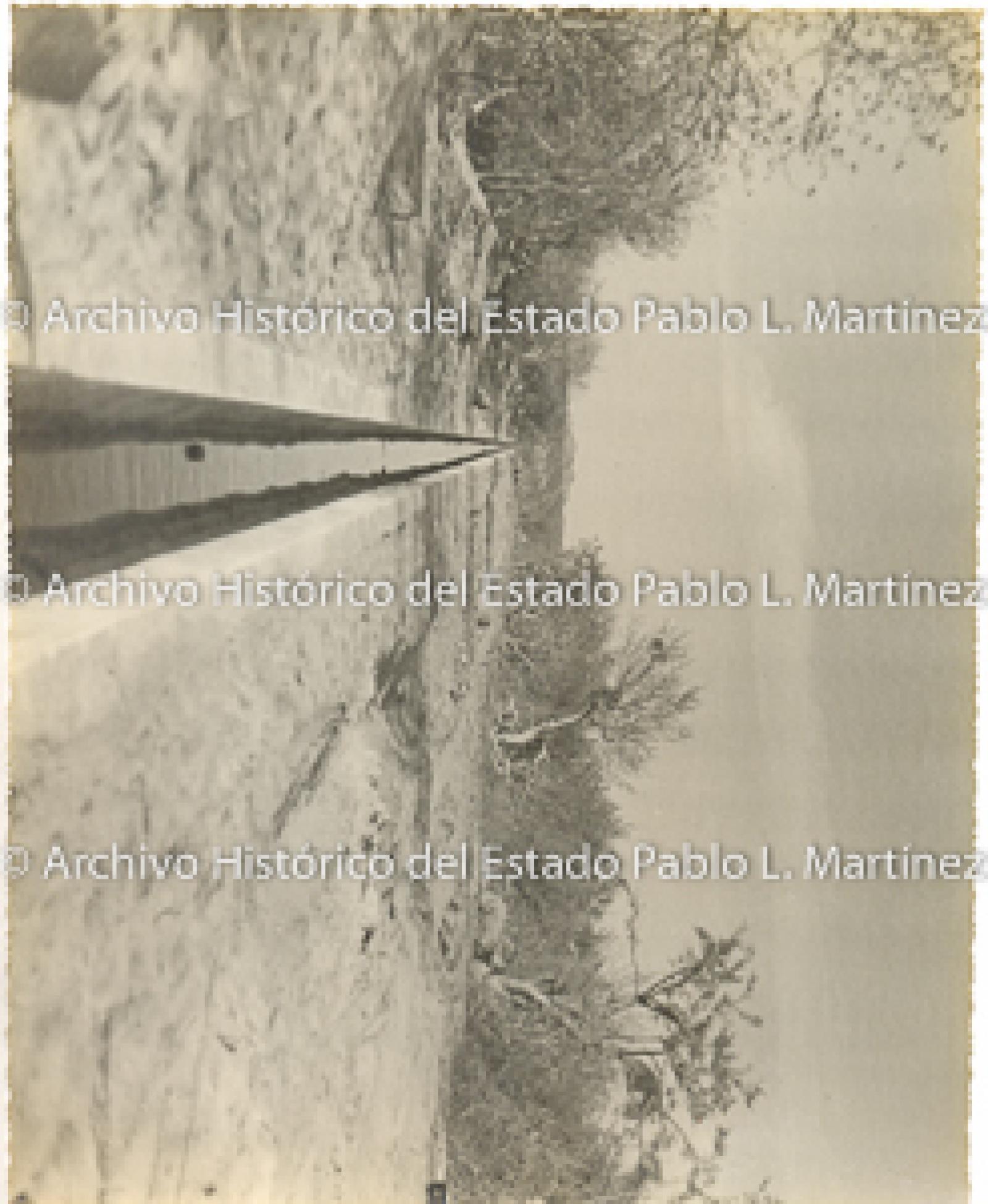 Canal de agua en las Cuevas.
