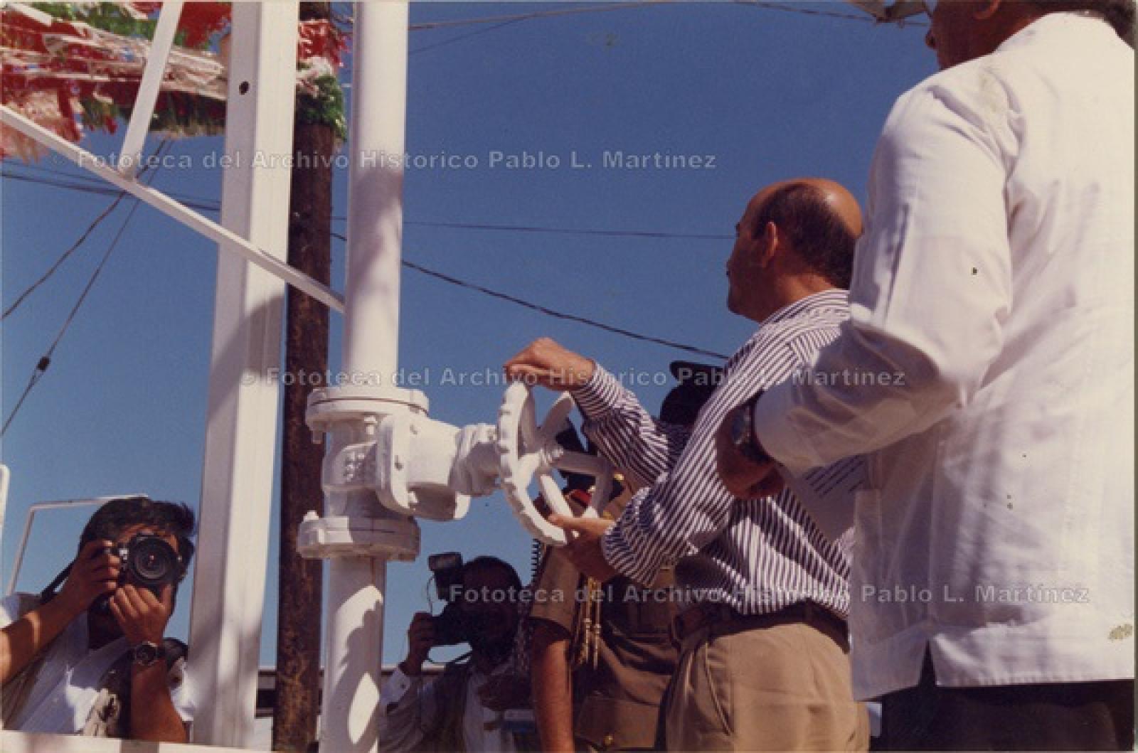Carlos Salinas de Gortari en acto público.
