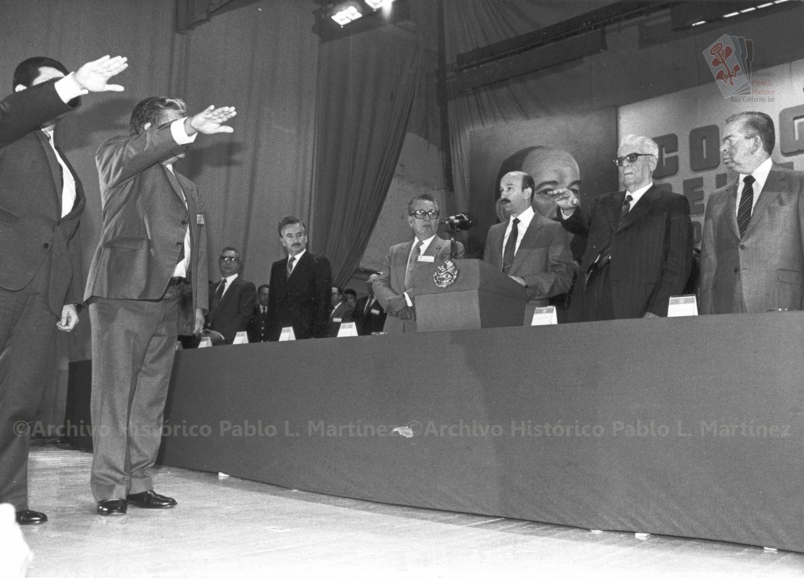Carlos Salinas de Gortari, en reunión con líderes sindicales.