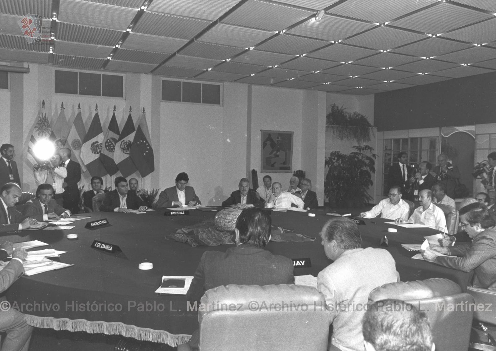 Carlos Salinas de Gortari en reunión con presidentes de Sudamérica.