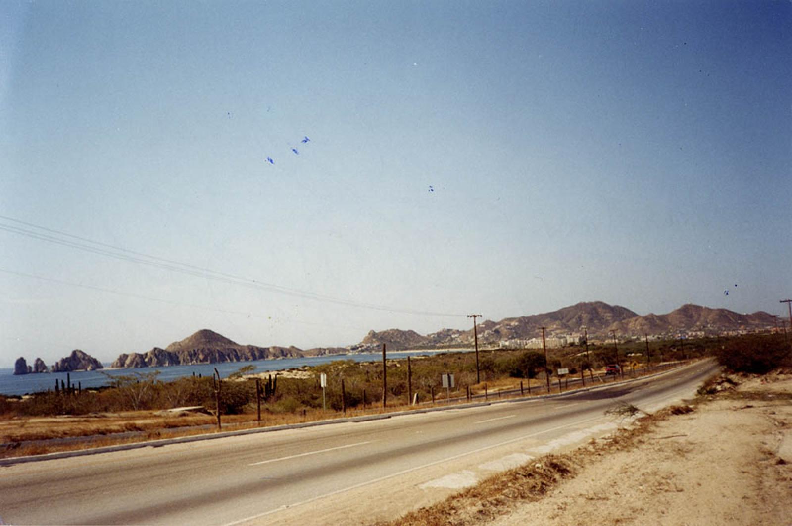 Carretera hacia Cabo San Lucas, Baja California Sur.