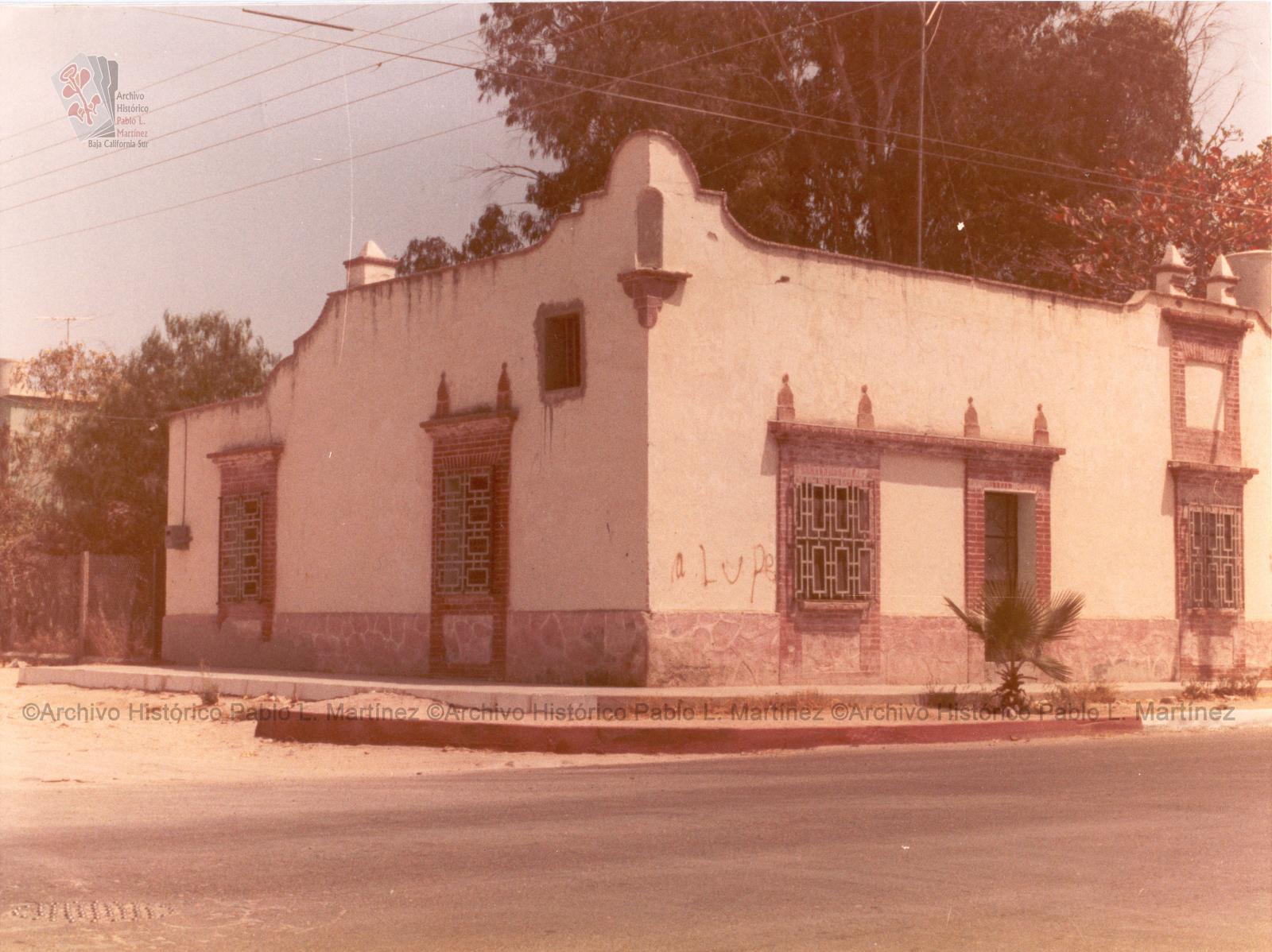 Casa habitación de don Emilio Salcedo. Calles Ramírez e Hidalgo.