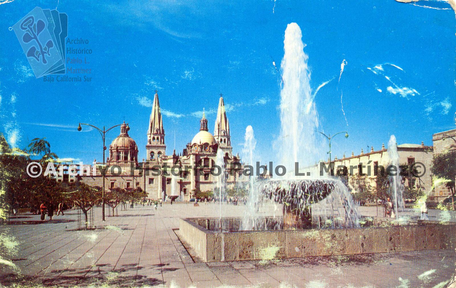 Catedral de Guadalajara vista desde la Plaza de la Liberación.